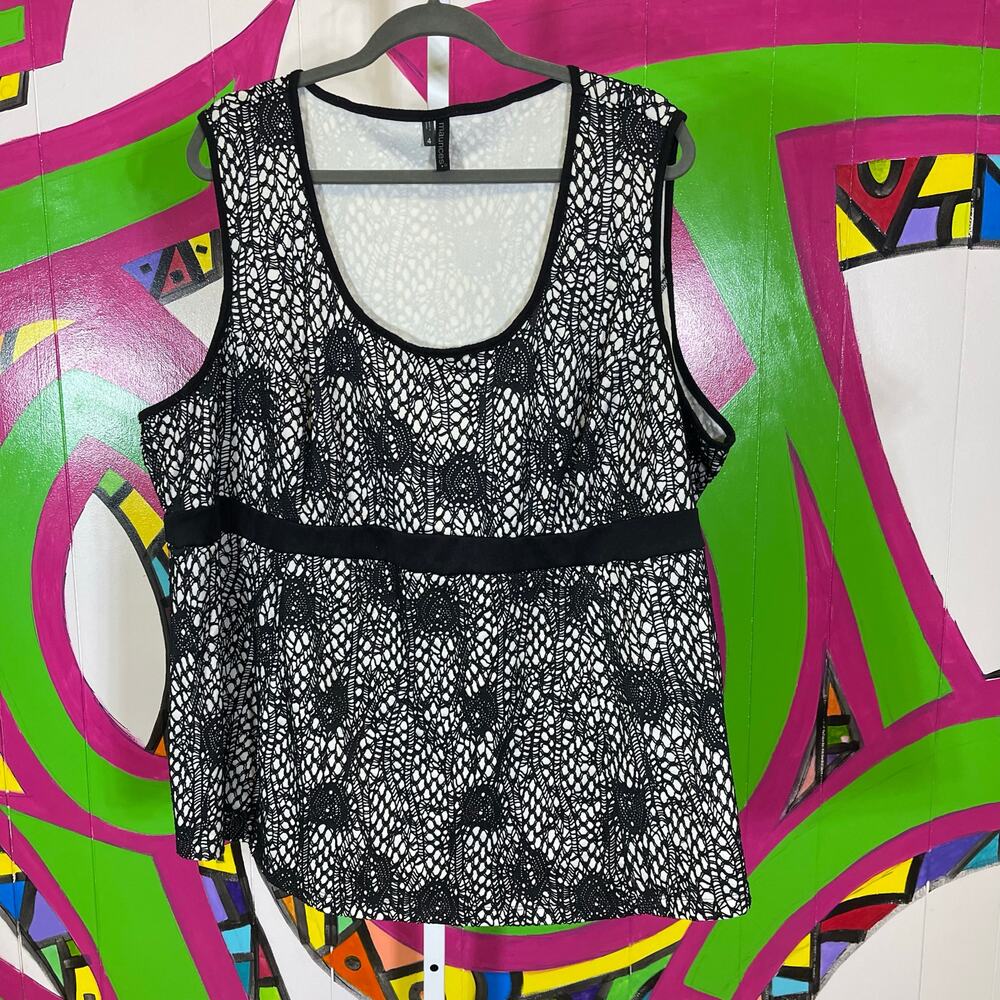 Maurices, Lace Sleeveless Empire Waist Blouse. Size 4X. Good used condition!